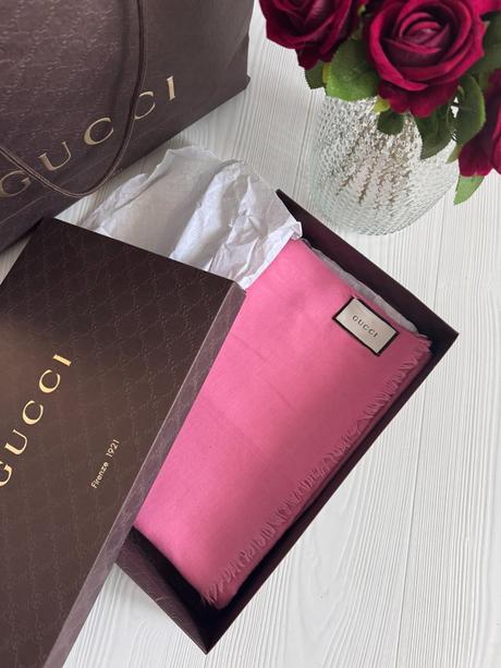 Gucci - ružový šál, 