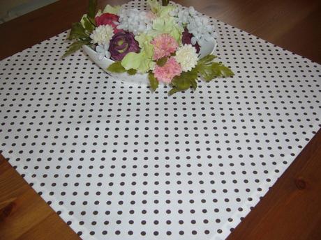 Obrus 45x45 cm oranž pepitko , kvietky , srdiečka,