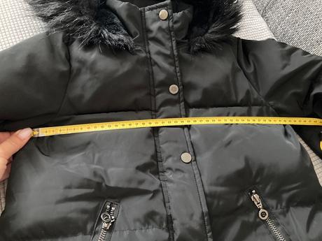 Zimná bunda s veľkou kožušinou na kapucni, f&f,134