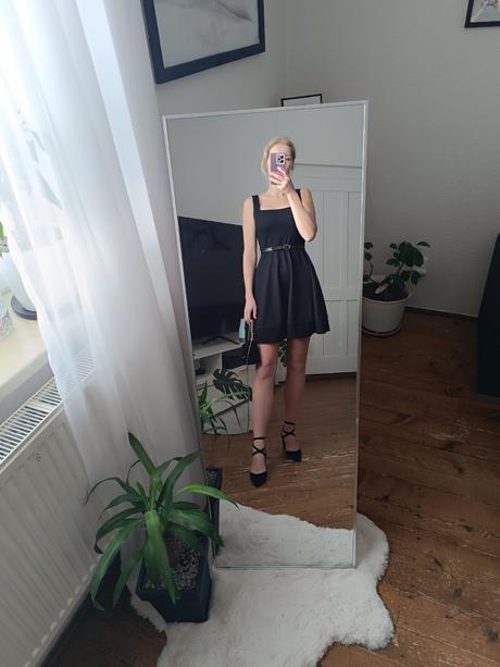 Čierne jednoduché šaty, atmosphere,40
