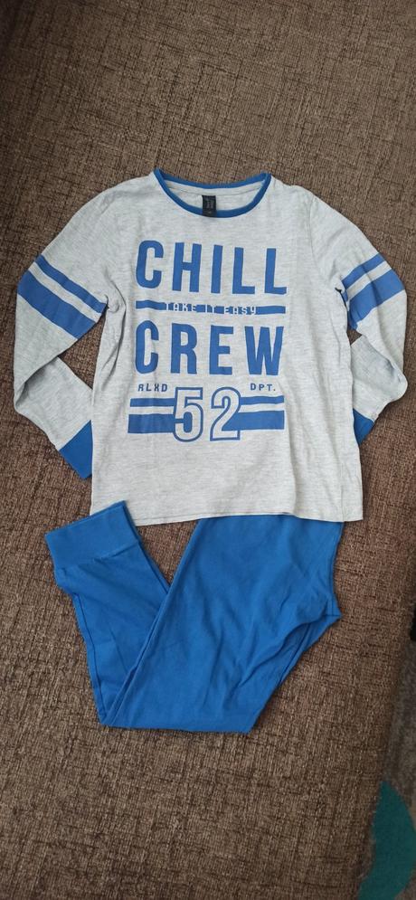 Sivo-modre pyzamo, 140