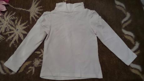 Biely poloroláčik, c&a,104