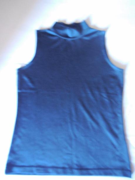 Cierne tricko s malym rolacikom, s