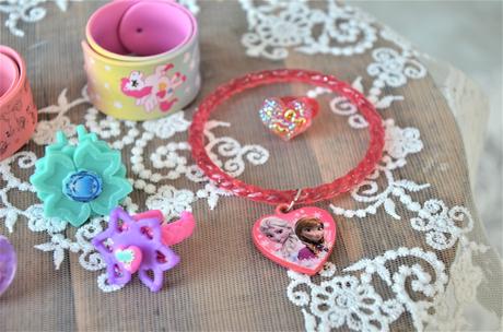 8 ks doplnkov-náramky+prstene, 