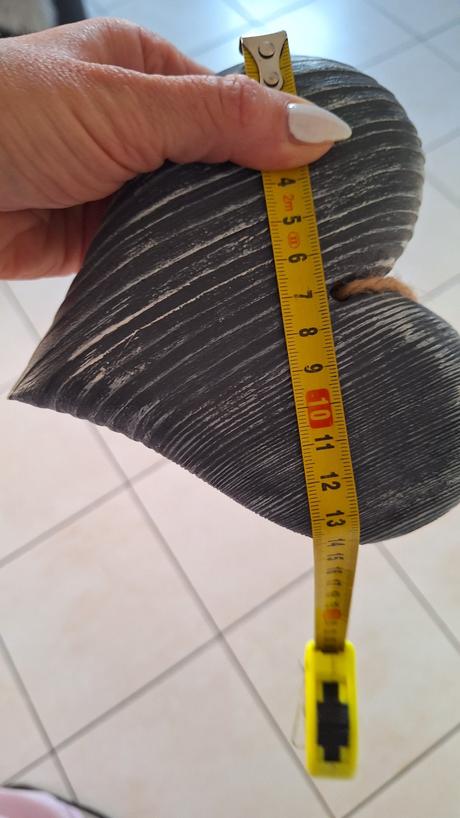 Drevené závesné srdce,