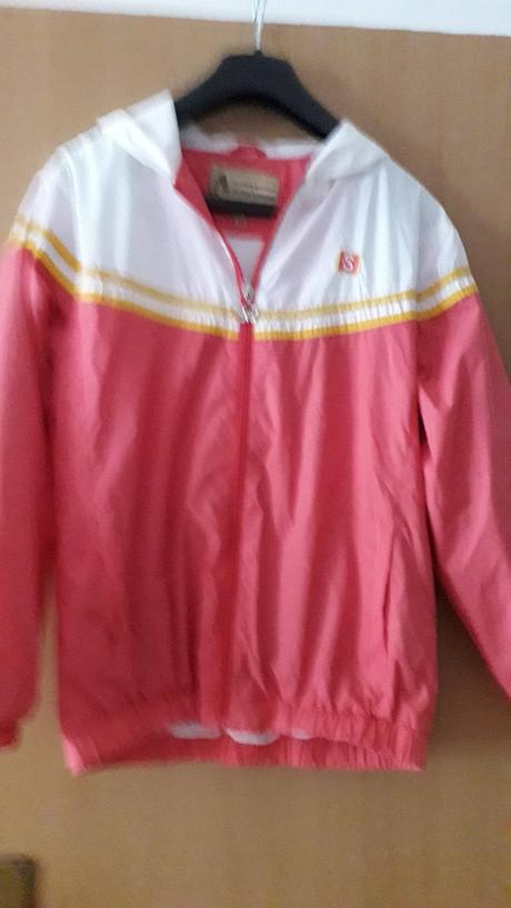 Bunda do dažďa, 146