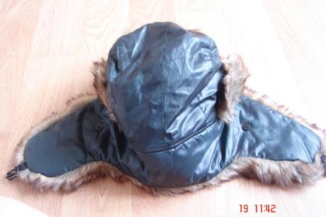 Dámsk zelená športov ušianka imitácia kože, m