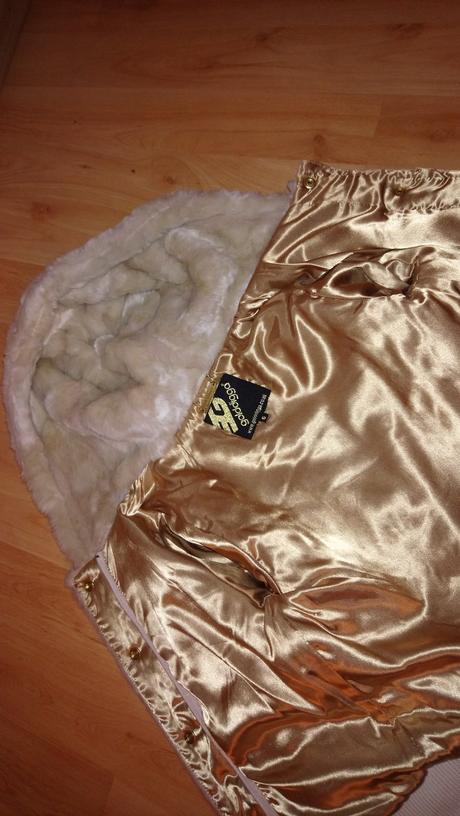 Kožuchová bunda golddigga, s