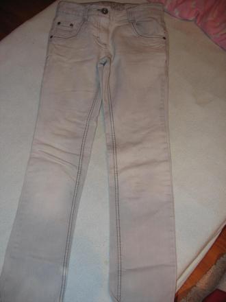 Dievčenské rifle v krémovej farbe, 152