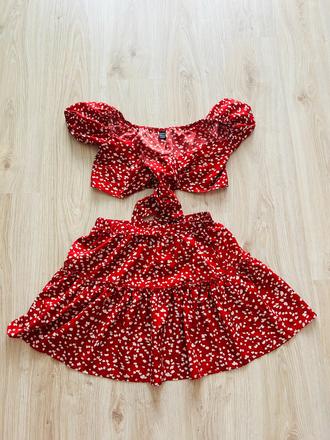 Krásny letný komplet sukne a topu značky shein, 