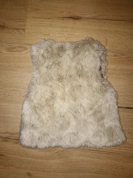 Kožušinová vesta, marks & spencer,104