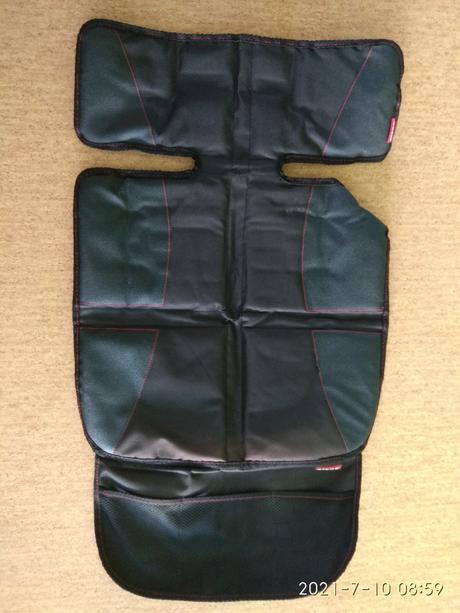 Chránič autosedadla pod autosedačku,