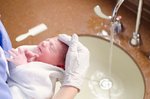 Hygiena pri styku s novorodencom: Ako trvať na čistých rukách?