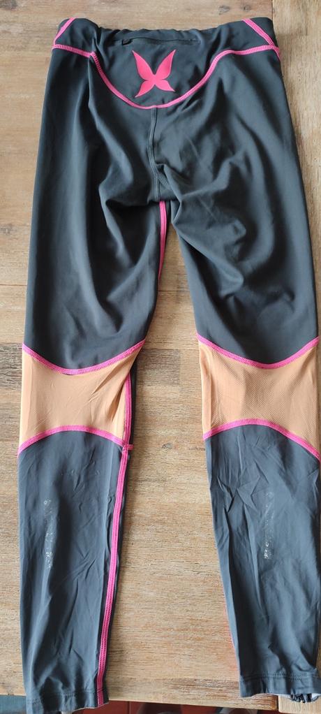 Karitraa leginy na behanie, s