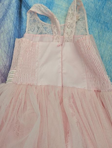 Spoločenské šaty, 146