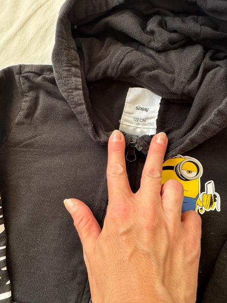 Mikina mimoňi 122, sinsay,122