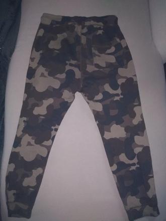 Chlapčenské tepláky č. 140, 140