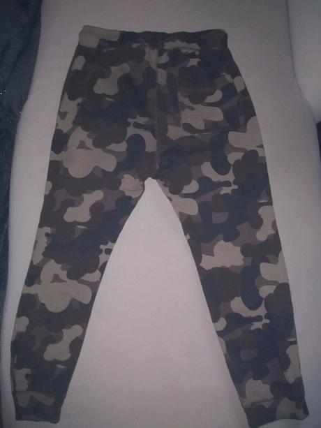 Chlapčenské tepláky č. 140, 140