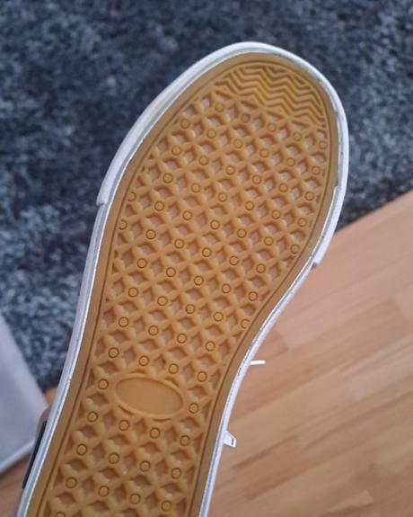 Tenisky, reserved,30