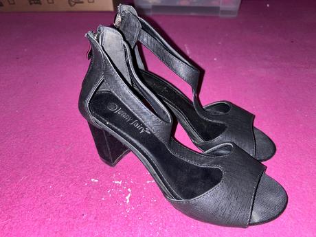 Sandale na podpätku, 37