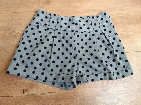 Sive sortky 36, atmosphere,36