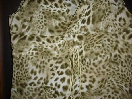 Šaty so zvieracím motívom, m