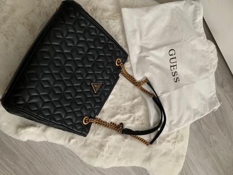 Kabelka guess, guess