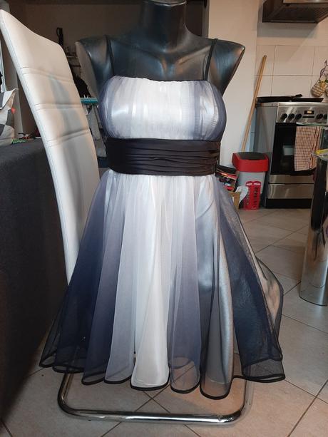 Šaty z butiku michell, 38