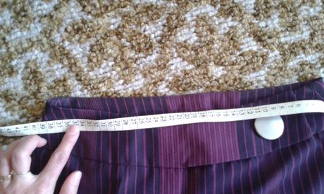 Nohavicový kostým, 38