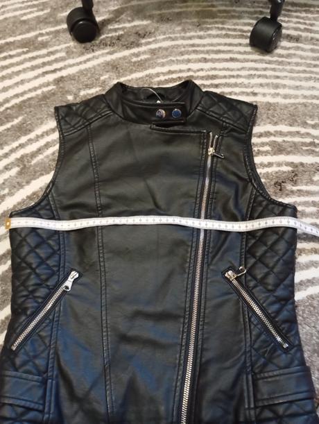 Koženková vesta s, s