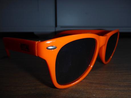 Oranžové slnečné okuliare, 