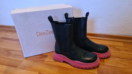 Čižmy s ružovou podrážkou, 33