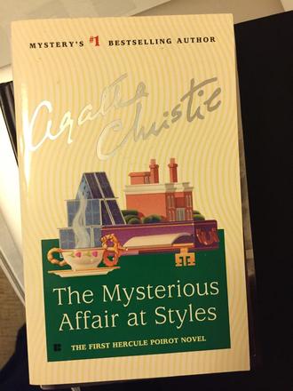 2 ks knihy agatha christie,