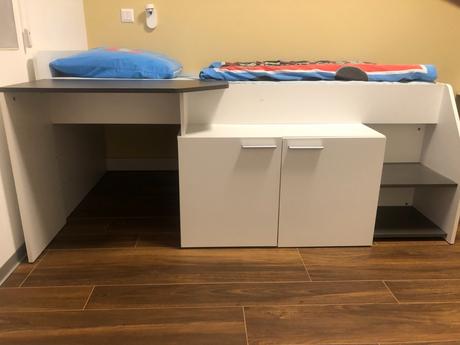 Posteľ vyvýšená so stolíkom a skrinkou, šírka (cm): 90,dĺžka (cm): 200