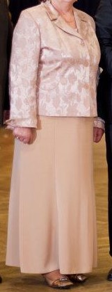 Trojdielny sukňový kostým, 46