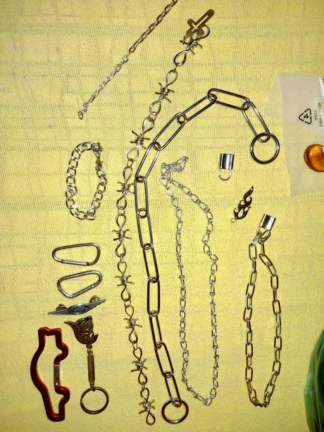 Retiazky - doplnky na krk, nohavice ...,