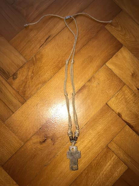 Náhrdelník - kríž,