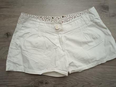 Letné šortky, c&a,36
