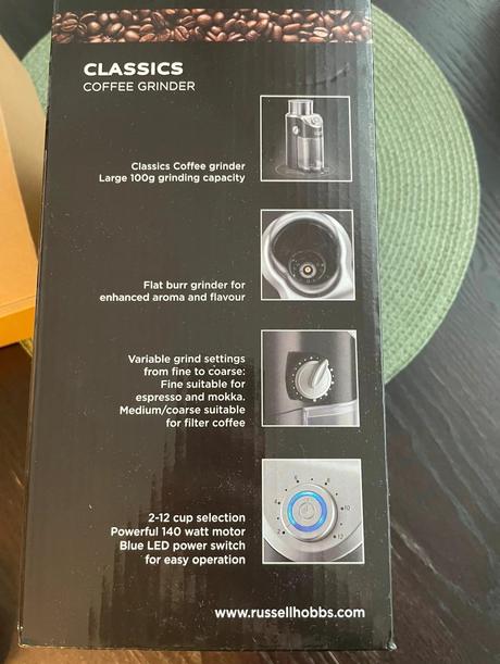 Mlynček na kávu russell hobbs, 