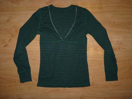 Pásikové s výstrihom v, benetton,s