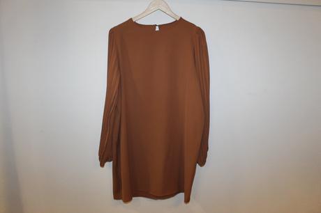 Šaty s plisovanými rukávmi v. xl, xl