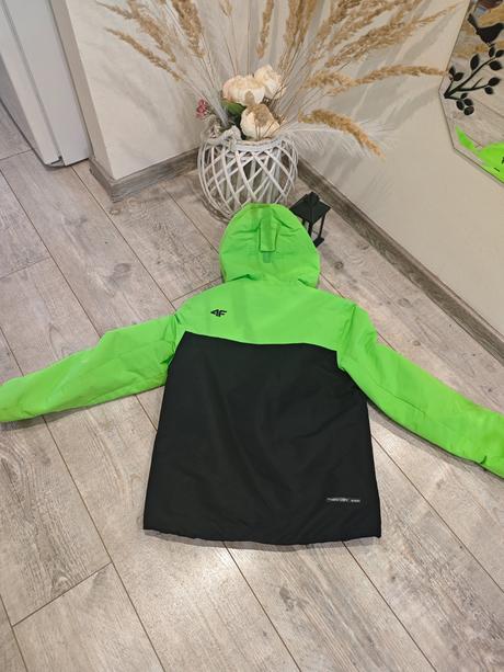 Lyžiarska bunda, 152