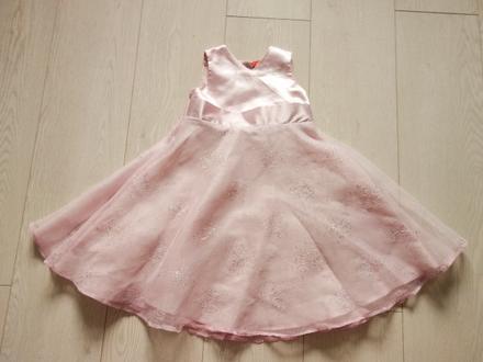 Príležitostné šaty tigerlity, 98