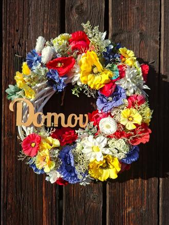 Celoročný kvetinový veniec na dvere, 