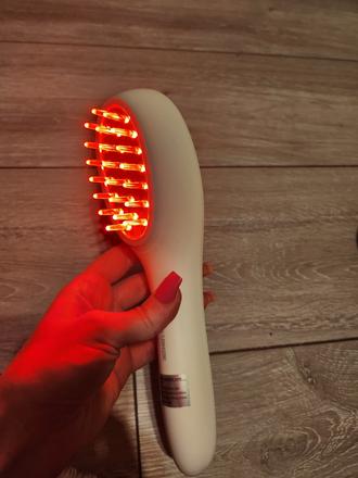 Infračervený masážny hrebeň, 