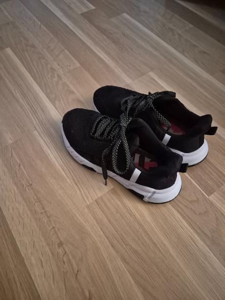 Tenisky, authority,38