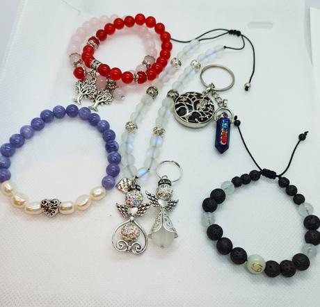 Náramky , ručná práca, minerálne a iné, 