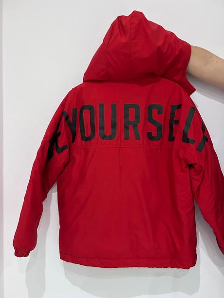 Červená zimná bunda, house,m