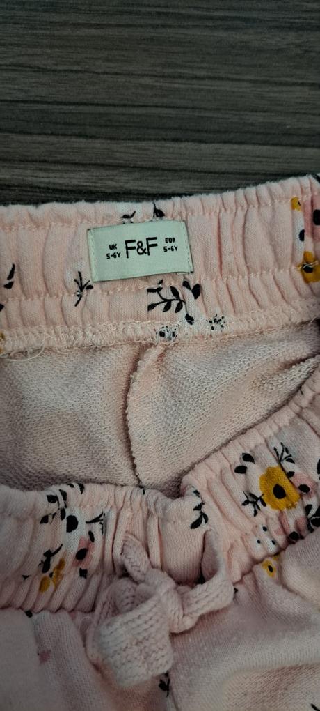 2x tepláky, f&f,116