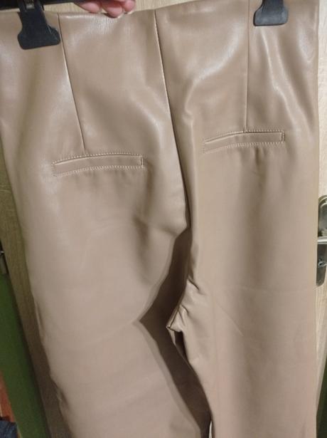 Koženkové nohavice cropp, s